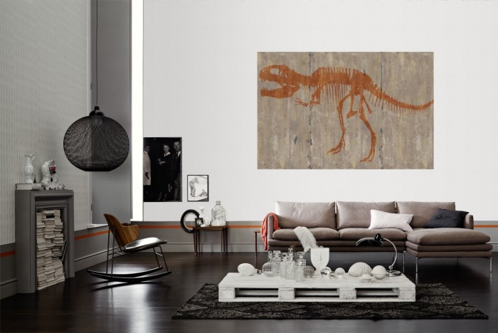 Die Design-Fototapete T-Rex Skelett auf Beton, Artwork als Wandbild im Wohnzimmer. Die Vlies-Design-Fototapete T-Rex Skelett auf Beton, Artwork verschönert als Wandbild Deine Wand.