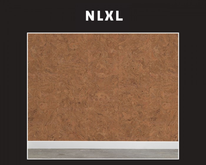 Die NLXL Tapete PHC-01 Cork von Piet Hein Eek tapeziert an einer Wand.