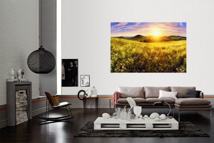 Die Fototapete Natur Panorama im Sonnenuntergang als Wandbild im Wohnzimmer. Die Vlies-Fototapete Natur Panorama im Sonnenuntergang verschönert als Wandbild Deine Wand.