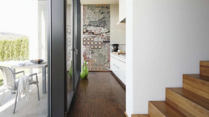 Ein Foto von dem 3D-Fotopanel Wand mit alten Fliesen, Vintage tapeziert in der Küche. Bestelle Deine Bildtapete online.