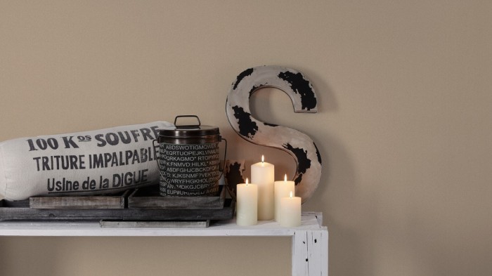 Die robuste Longlife Tapete 307258 von Architects Paper an einer Wand tapeziert. Die Longlife Tapete 307258 online bestellen.