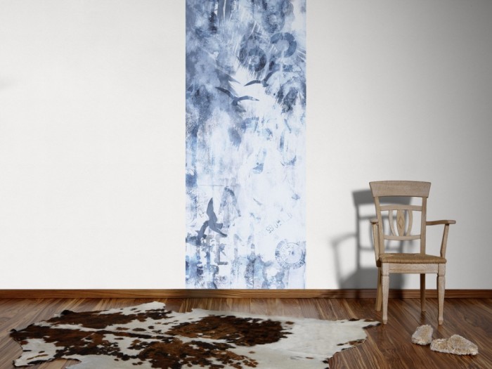 Ein Foto von dem Design-Fotopanel Unter den Palmen Blau tapeziert an der Wand. Bestelle Deine Bildtapete online.