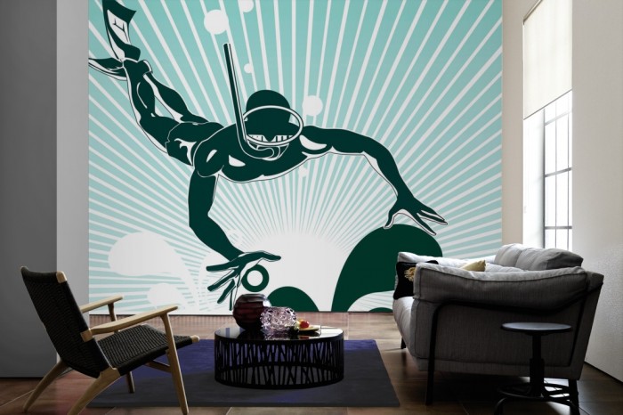 Im Wohnzimmer die Design-Fototapete Taucher, Artwork auf einer großen Wand tapeziert. Die Design-Fototapete Taucher, Artwork ist als Vlies-Fototapete im Wohnzimmer leicht zu tapezieren.