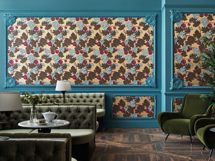 Die Fornasetti Tapete 114/25049 Frutto Proibito auf einer Wand tapeziert