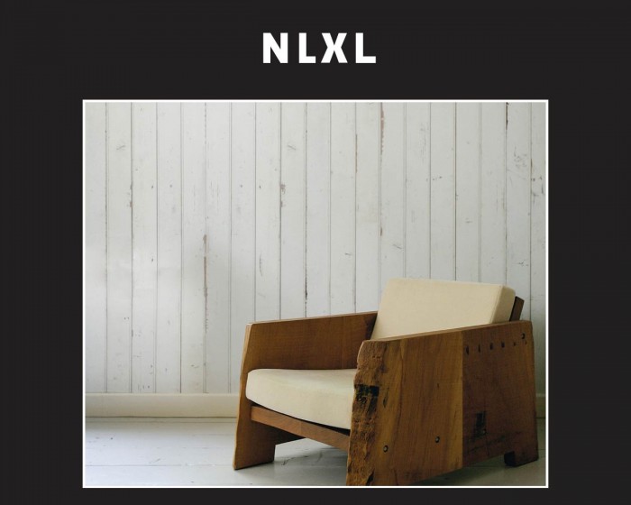 Die NLXL Tapete PHE-08 Scrapwood von Piet Hein Eek tapeziert an einer Wand.