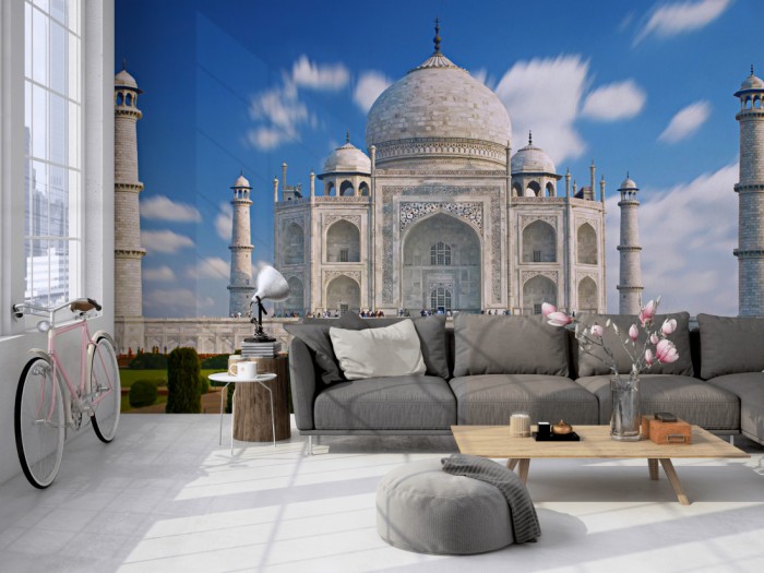 Die Fototapete Tadsch Mahal Mausoleum, Indien auf einer großen Wand im Loft tapeziert. Die Fototapete Tadsch Mahal Mausoleum, Indien wird individuell auf Deine Wand angepasst.