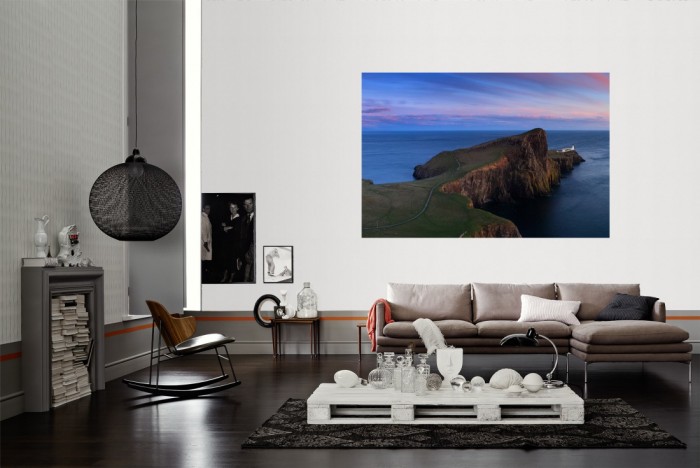Die Fototapete Meer in Schottland, Neist Point, Isle of Skye als Wandbild im Wohnzimmer. Die Vlies-Fototapete Meer in Schottland, Neist Point, Isle of Skye verschönert als Wandbild Deine Wand.