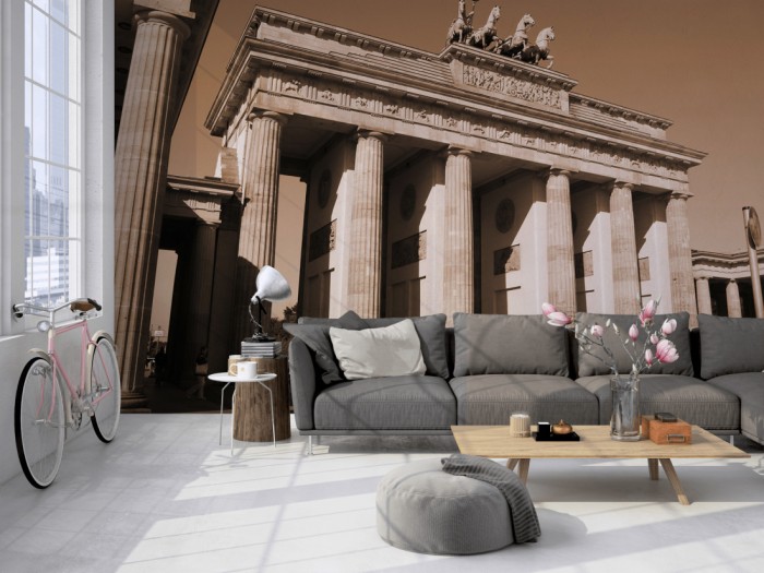 Die Fototapete Berlin, Brandenburger Tor auf einer großen Wand im Loft tapeziert. Die Fototapete Berlin, Brandenburger Tor wird individuell auf Deine Wand angepasst.