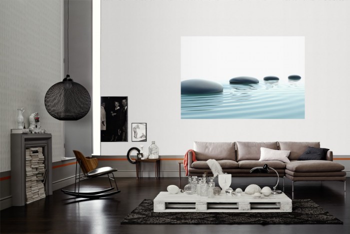 Die Fototapete Wellness, Wellness-Steine im Wasser als Wandbild im Wohnzimmer. Die Vlies-Fototapete Wellness, Wellness-Steine im Wasser verschönert als Wandbild Deine Wand.