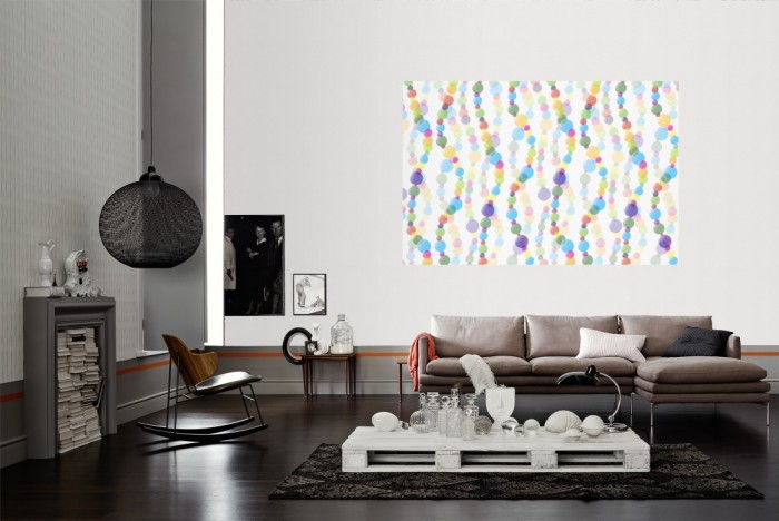 Die Design-Fototapete 3D-Geometrie bunte Kugeln als Wandbild im Wohnzimmer. Die Vlies-Design-Fototapete 3D-Geometrie bunte Kugeln verschönert als Wandbild Deine Wand.
