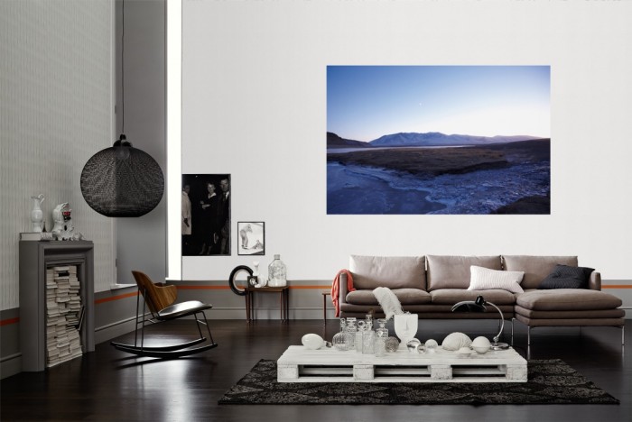 Die Fototapete Island Landschaft bei Sonnenaufgang als Wandbild im Wohnzimmer. Die Vlies-Fototapete Island Landschaft bei Sonnenaufgang verschönert als Wandbild Deine Wand.
