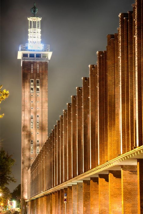 Die Fototapete Köln Messe, eine Vlies-Fototapete bei Livingwalls Cologne online kaufen. Die Fototapete Köln Messe ist eine Fototapete auf Maß.