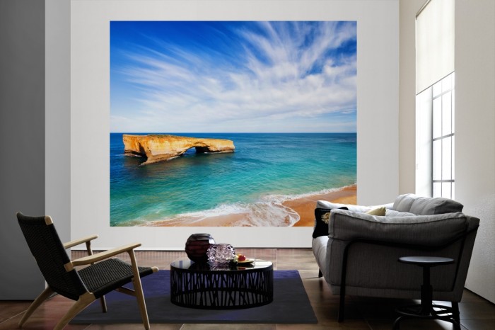 Die Fototapete Meer in Australien, London Bridge als große Bildtapete im Wohnzimmer. Als Bildtapete ist die Fototapete Meer in Australien, London Bridge ein besonderes Highlight auf Vliestapete.