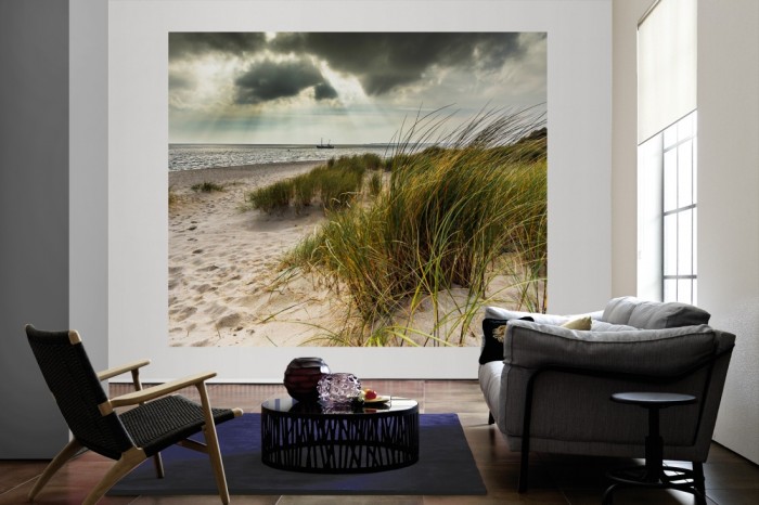 Die Fototapete Sylt, Düne am Meer nach Gewitter als große Bildtapete im Wohnzimmer. Als Bildtapete ist die Fototapete Sylt, Düne am Meer nach Gewitter ein besonderes Highlight auf Vliestapete.