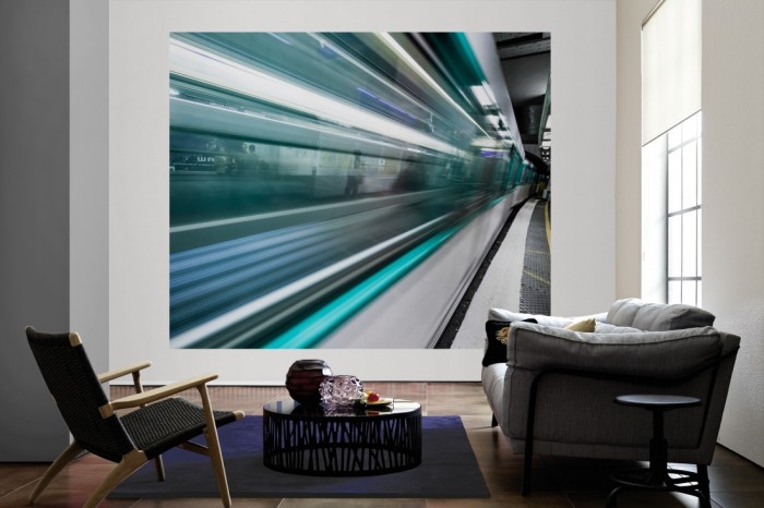 Die Fototapete Metro in Paris, U-Bahn Station als große Bildtapete im Wohnzimmer. Als Bildtapete ist die Fototapete Metro in Paris, U-Bahn Station ein besonderes Highlight auf Vliestapete.