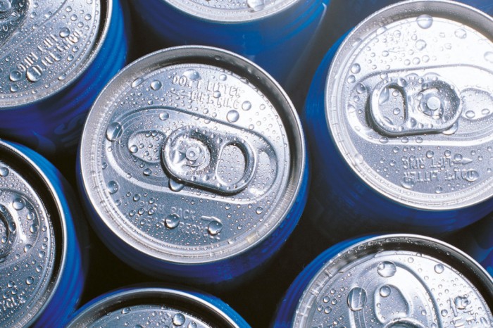 Die Fototapete Dosen von oben, eine Vlies-Fototapete bei Livingwalls Cologne online kaufen. Die Fototapete Dosen von oben ist eine Fototapete auf Maß.