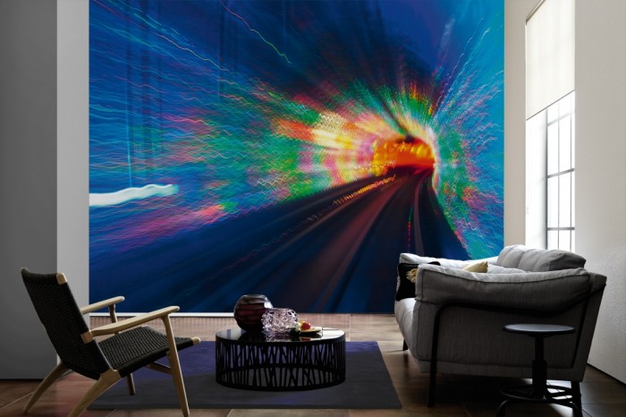 Im Wohnzimmer die Fototapete Tunnel in Bewegung auf einer großen Wand tapeziert. Die Fototapete Tunnel in Bewegung ist als Vlies-Fototapete im Wohnzimmer leicht zu tapezieren.