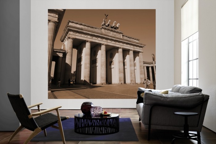 Die Fototapete Berlin, Brandenburger Tor als große Bildtapete im Wohnzimmer. Als Bildtapete ist die Fototapete Berlin, Brandenburger Tor ein besonderes Highlight auf Vliestapete.
