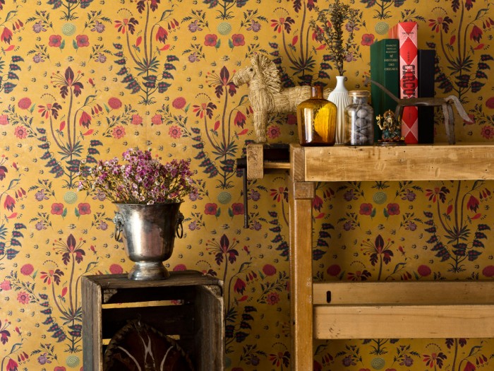 Raumansicht der Selected Walls Tapete Budapest Flowers Wallpaper Col. 01