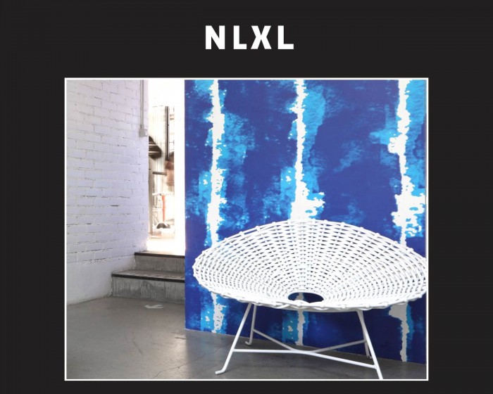 Die NLXL Tapete PNO-05 Addiction von Paola Navone tapeziert an einer Wand.