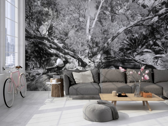 Die Fototapete Steininsel, schwarz-weiß auf einer großen Wand im Loft tapeziert. Die Fototapete Steininsel, schwarz-weiß wird individuell auf Deine Wand angepasst.