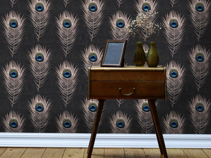Raumansicht der Selected Walls Tapete Kanha Feathers Wallpaper Col. 01