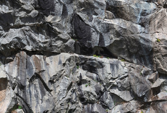 Die Fototapete Felswand, große Felsen, eine Vlies-Fototapete bei Livingwalls Cologne online kaufen. Die Fototapete Felswand, große Felsen ist eine Fototapete auf Maß.