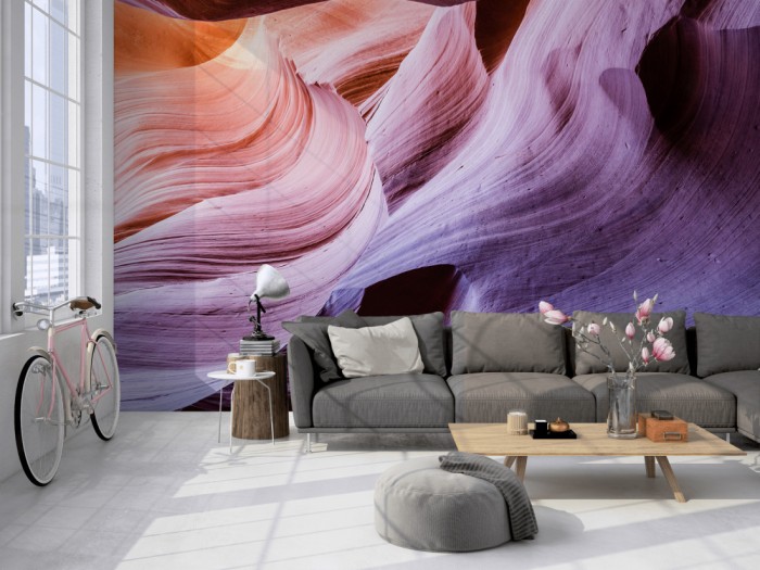 Die Fototapete Lower Antelope Canyon, Arizona USA auf einer großen Wand im Loft tapeziert. Die Fototapete Lower Antelope Canyon, Arizona USA wird individuell auf Deine Wand angepasst.