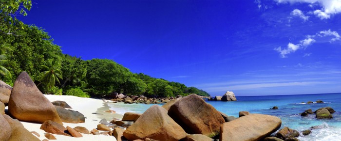 Die Fototapete Strand der Seychellen, eine Vlies-Fototapete bei Livingwalls Cologne online kaufen. Die Fototapete Strand der Seychellen ist eine Fototapete auf Maß.