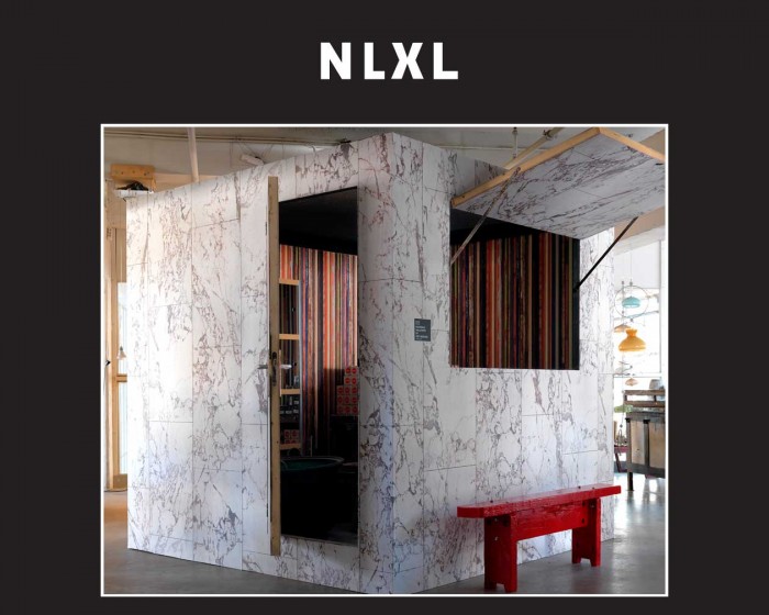 Die NLXL Tapeten PHM-41A Materials von Piet Hein Eek tapeziert an einem Kubus.