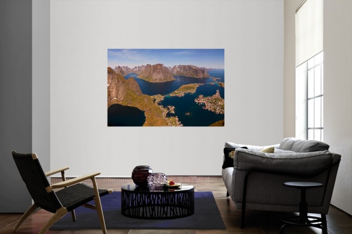 Die Fototapete Norwegen Insel Moskenesøy, Lofoten als Wandbild im Wohnzimmer. Die Vlies-Fototapete Norwegen Insel Moskenesøy, Lofoten verschönert als Wandbild Deine Wand.