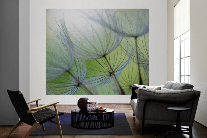 Die Fototapete Löwenzahn, Pusteblume Detail als große Bildtapete im Wohnzimmer. Als Bildtapete ist die Fototapete Löwenzahn, Pusteblume Detail ein besonderes Highlight auf Vliestapete.