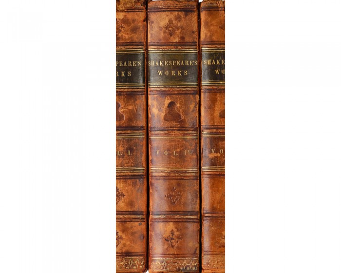 Du möchtest das 3D Fotopanel Alte Bücher von Shakespeare's Werken online bestellen, aber du benötigst andere Abmessungen? Kontaktiere uns einfach!