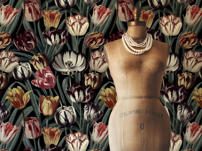 Raumansicht der Selected Walls Tapete Venlo Tulip Bouquet Wallpaper Col. 01