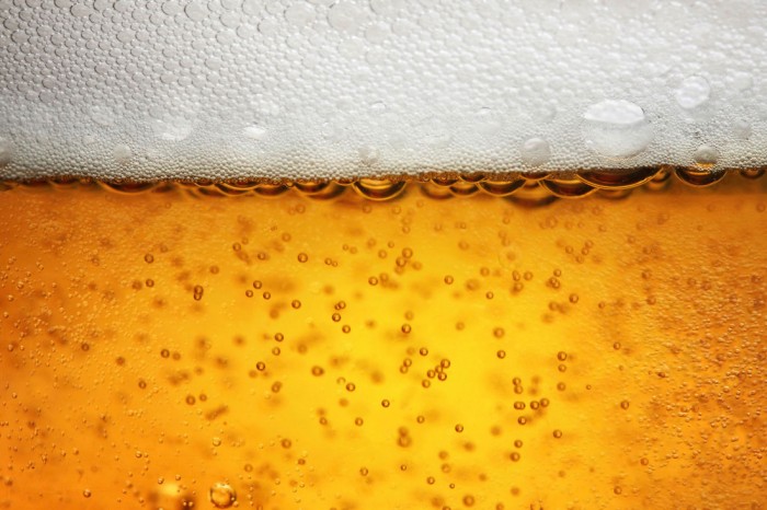 Die Fototapete Bier, eine Vlies-Fototapete bei Livingwalls Cologne online kaufen. Die Fototapete Bier ist eine Fototapete auf Maß.