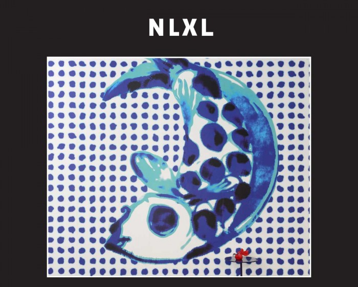 Die NLXL Tapete PNO-01 Addiction von Paola Navone tapeziert an einer Wand.