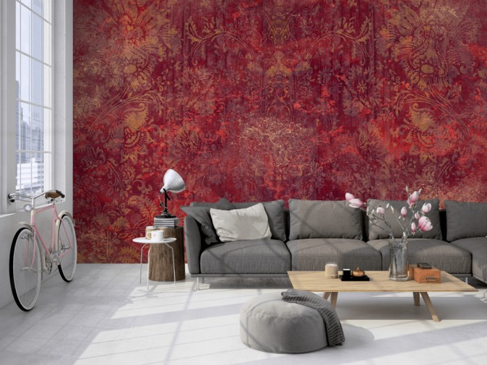 Die Designtapete Barock Ornament, Vintage Rot auf einer großen Wand im Loft tapeziert. Die Designtapete Barock Ornament, Vintage Rot wird individuell auf Deine Wand angepasst.