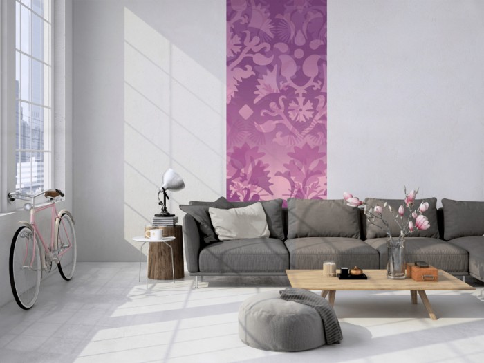 Das Design-Fotopanel Moderne Ornamente Violett, Artwork tapeziert in einem Loft. Bestelle die Bildtapete für Deine Wand online.
