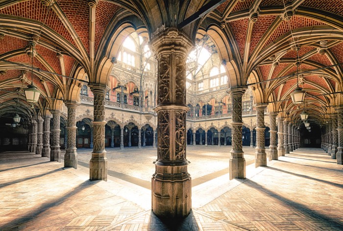 Die Fototapete Antwerpener Börse aus dem 19. Jahrhundert, eine Vlies-Fototapete bei Livingwalls Cologne online kaufen. Die Fototapete Antwerpener Börse aus dem 19. Jahrhundert ist eine Fototapete auf Maß.