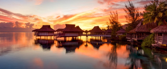 Die Fototapete Sonnenuntergang auf Bora Bora, eine Vlies-Fototapete bei Livingwalls Cologne online kaufen. Die Fototapete Sonnenuntergang auf Bora Bora ist eine Fototapete auf Maß.