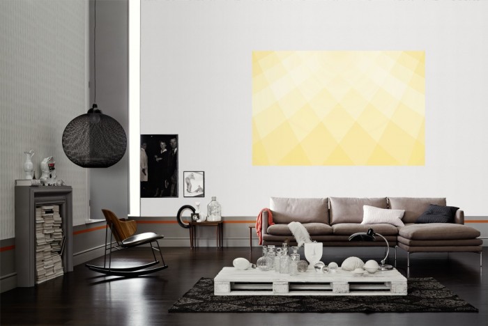 Die Design-Fototapete 3D-Geometrie gelbe Rauten als Wandbild im Wohnzimmer. Die Vlies-Design-Fototapete 3D-Geometrie gelbe Rauten verschönert als Wandbild Deine Wand.