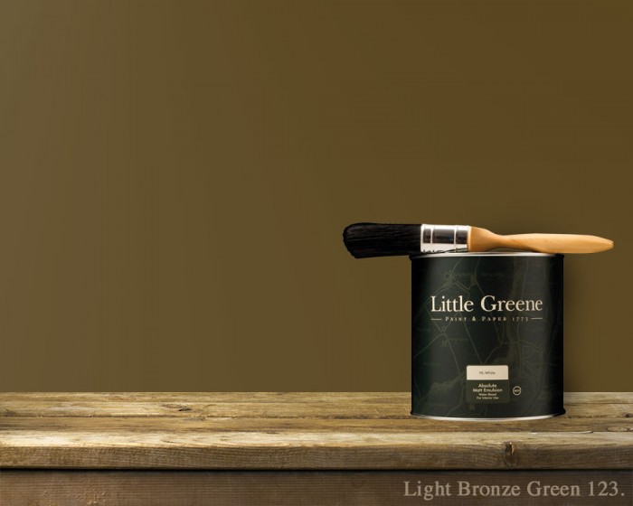 Englische Farbe von Little Greene Light Bronze Green 123 - Hochwertige Farbe gestrichen an der Wand
