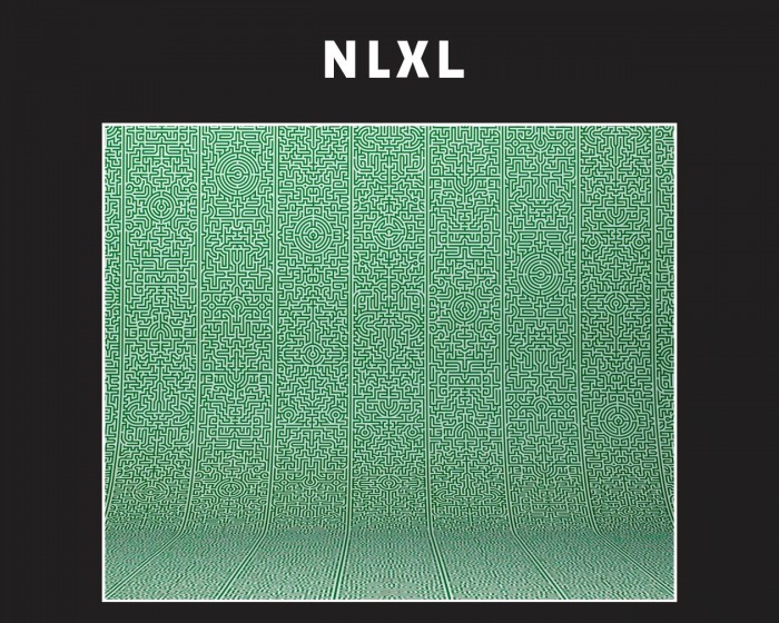 Die NLXL Tapete JOB-02 Archives von Studio Job tapeziert an einer Wand.