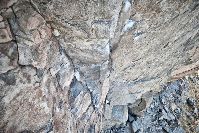 Die Fototapete Felswand ohne Bergsteiger, eine Vlies-Fototapete bei Livingwalls Cologne online kaufen. Die Fototapete Felswand ohne Bergsteiger ist eine Fototapete auf Maß.