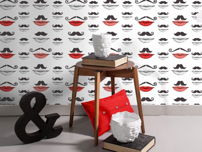Raumansicht der Selected Walls Tapete Paris Lips Wallpaper Col. 01