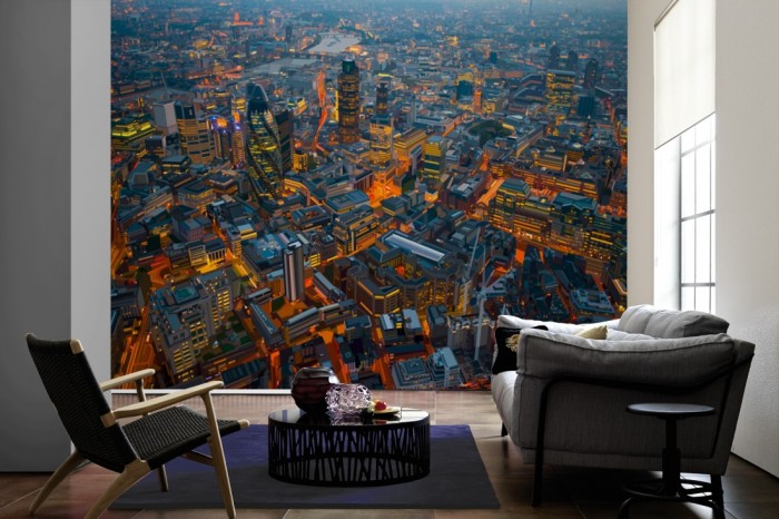 Im Wohnzimmer die Fototapete London von oben, Grafik-Design auf einer großen Wand tapeziert. Die Fototapete London von oben, Grafik-Design ist als Vlies-Fototapete im Wohnzimmer leicht zu tapezieren.