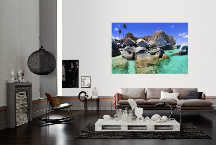 Die Fototapete Meer der Seychellen als Wandbild im Wohnzimmer. Die Vlies-Fototapete Meer der Seychellen verschönert als Wandbild Deine Wand.