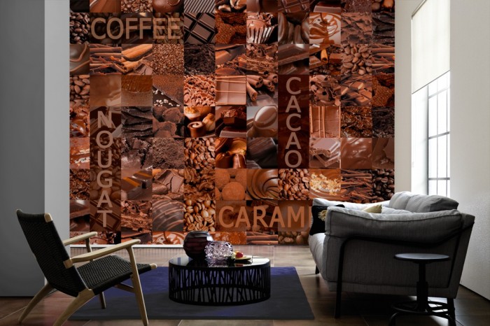 Im Wohnzimmer die Fototapete Kaffee und Schokolade auf einer großen Wand tapeziert. Die Fototapete Kaffee und Schokolade ist als Vlies-Fototapete im Wohnzimmer leicht zu tapezieren.