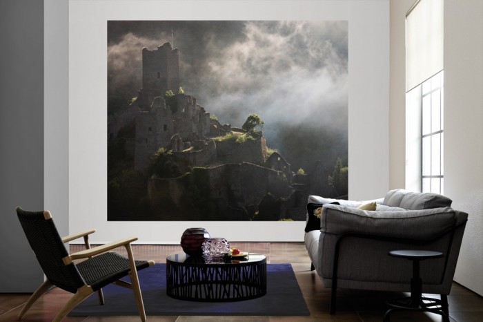 Die Fototapete Alte Festung, Ruine in Dunkelheit als große Bildtapete im Wohnzimmer. Als Bildtapete ist die Fototapete Alte Festung, Ruine in Dunkelheit ein besonderes Highlight auf Vliestapete.