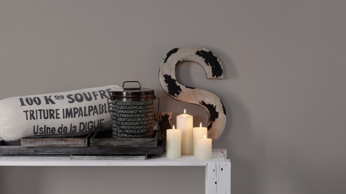 Die robuste Longlife Tapete 307257 von Architects Paper an einer Wand tapeziert. Die Longlife Tapete 307257 online bestellen.